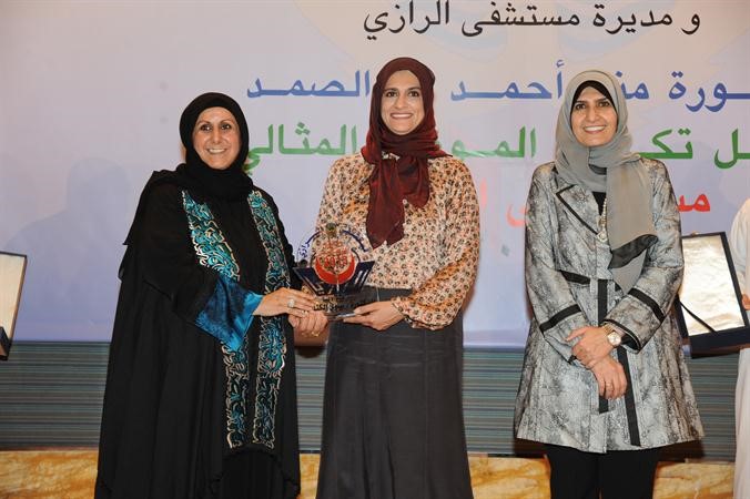 تكريم رئيسة قسم الاشعة دسلوى الكندري﻿