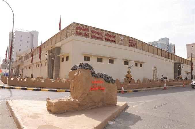 مبنى متحف بيت العثمان