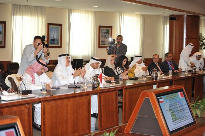 الوفد البحريني مستعرضا انجازات بلاده	سعود سالم﻿
