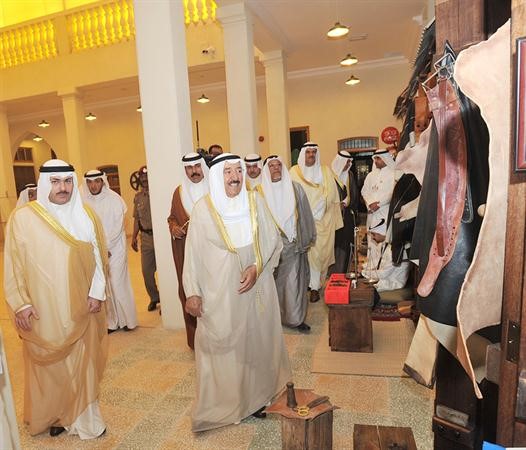 صاحب السمو الامير الشيخ صباح الاحمد خلال جولته في بيت العثمان﻿