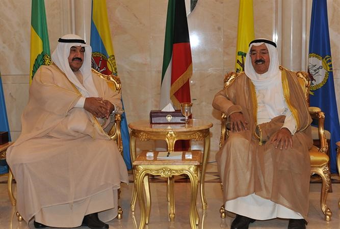 صاحب السمو الامير الشيخ صباح الاحمد خلال لقائه سمو الشيخ ناصر المحمد