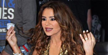 خاتم كارول سماحة يثير التساؤلات