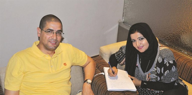 الناشط السياسي محمد ابوحامد متحدثا للزميلة فوزية الابراهيم