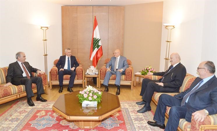 رئيس الحكومة المكلف تمام سلام مستقبلا كتلة الحر الموحد برئاسة النائب سليمان فرنجيةمحمود الطويل ﻿