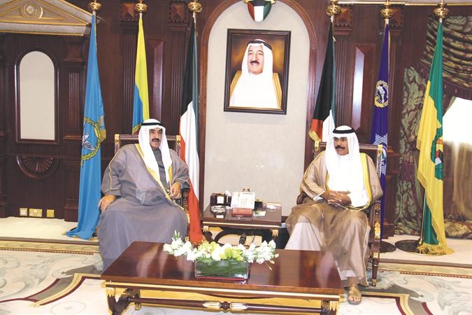 سمو ولي العهد الشيخ نواف الاحمد مستقبلا سمو الشيخ ناصر المحمد