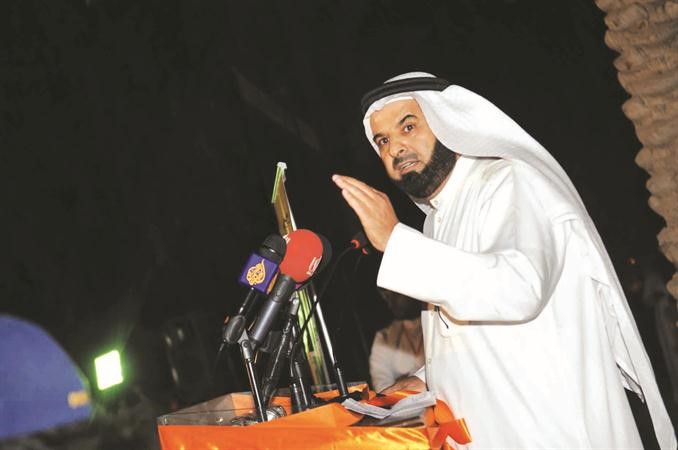 مبارك الوعلان متحدثا خلال التجمع