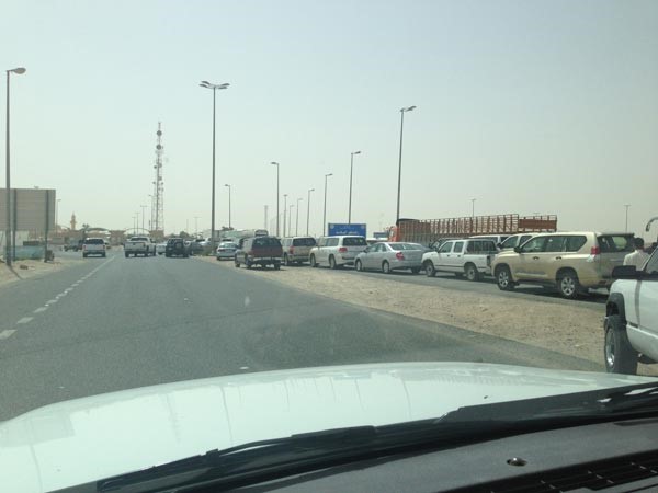 عطل يشلّ منافذ الكويت الحدودية لأكثر من 6 ساعات 