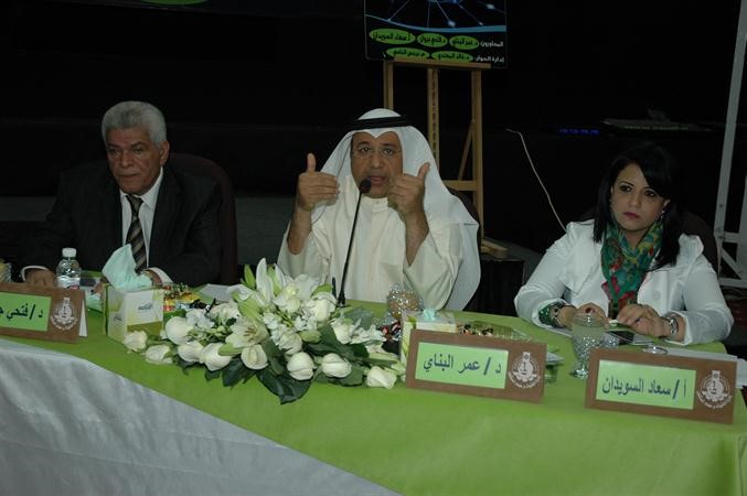 د عمر البناي متحدثا خلال الورشة﻿