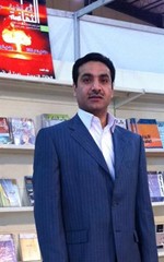  سعد العنزي امام جناح الكويت في معرض اربيل الدولي الثامن للكتاب ﻿