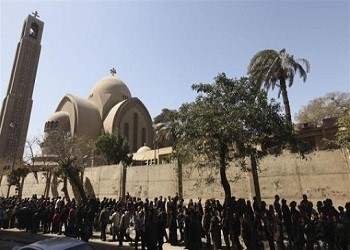 مئات المصريين يتظاهرون رفضاً للفتنة الطائفية
