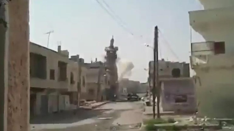 بالفيديو.. لحظة إنهيار مسجد بناه عمر بن الخطاب وهدمه الأسد
