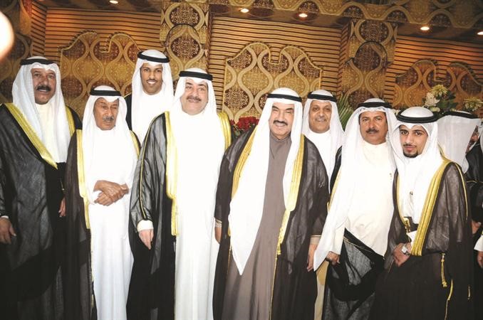 سمو الشيخ ناصر المحمد والشيخ احمد الحمود يباركان
