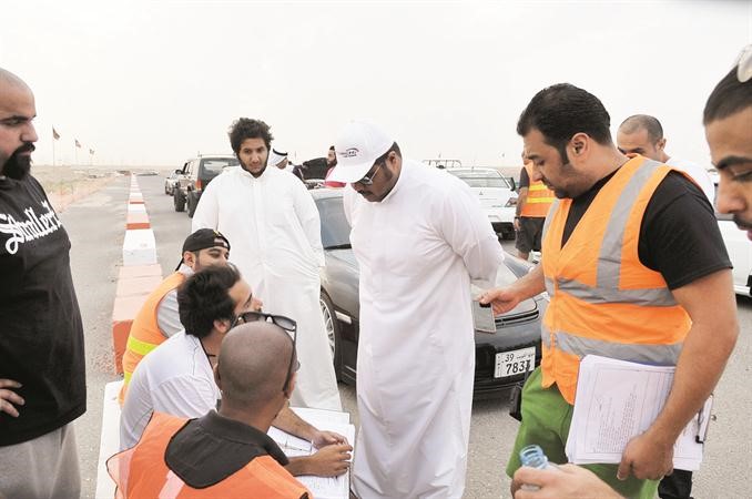 الشيخ محمد الخالد في حوار مع اللجنة المنظمة