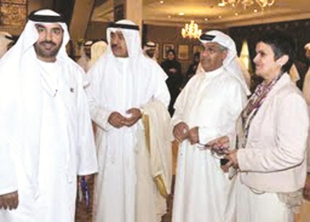 السفير الاماراتي يتوسط فيصل الحجي والنائبة صفاء الهاشم﻿