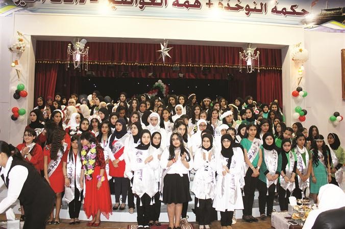 جانب من حفل تكريم متفوقات مدرسة مشرف للبنات﻿