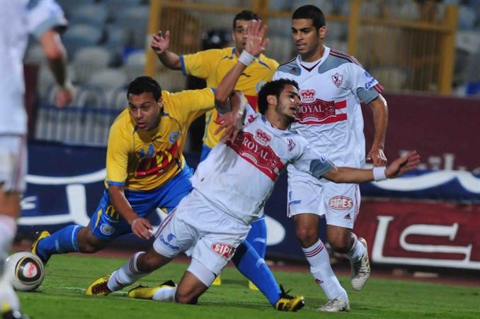لاعبو الزمالك ينتظرون صرف المكافات 