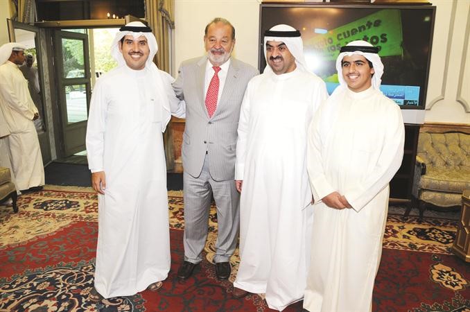 كارلوس سليم مع الشيخ خالد البدر والشيخ صباح الناصر
