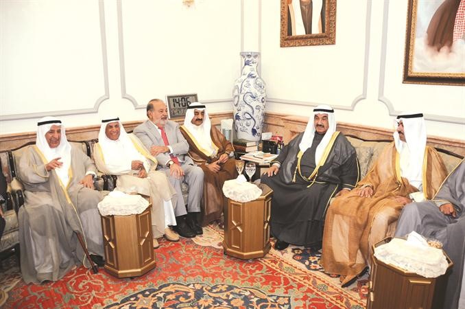علي الراشد وسمو الشيخ ناصر المحمد وجاسم الخرافي وكارلوس سليم وناصر الساير وعلي الغانم هاني الشمري