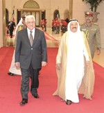 صاحب السمو الامير الشيخ صباح الاحمد مودعا الرئيس الفلسطيني﻿