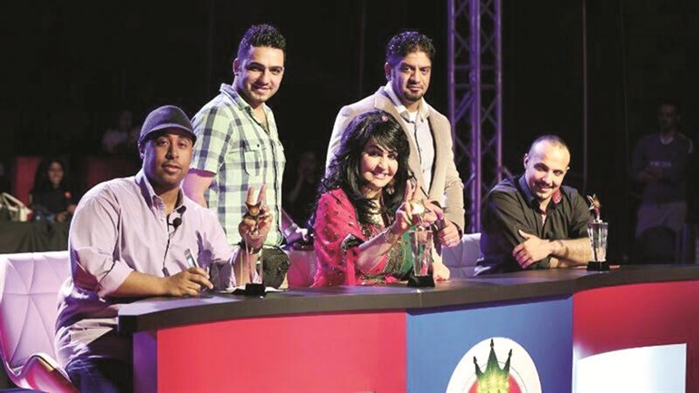 صورة تجمع لجنة تحكيم بينك اور كينج مع مشعل الشايع والمخرج ياسر الحيدري