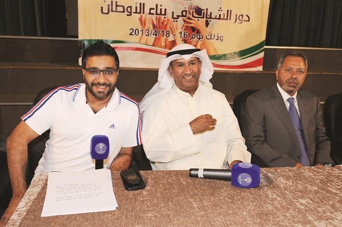 مايك مبلتع مع الياقوت والاخضر بالريش 