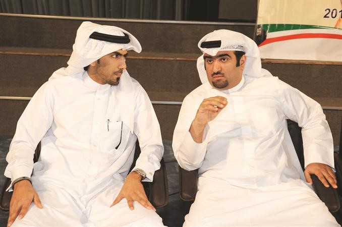 حديث بين خالد الروضان ومحمد الكواري 