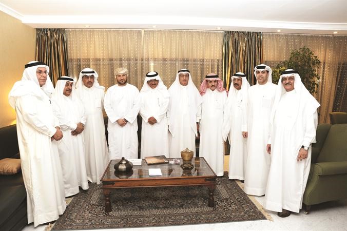 اعضاء الامانة العامة في صورة تذكارية