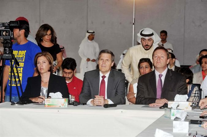 سفيرا اميركا وبريطانيا ماثيو تولر وفرانك بيكر مشاركين في المؤتمر