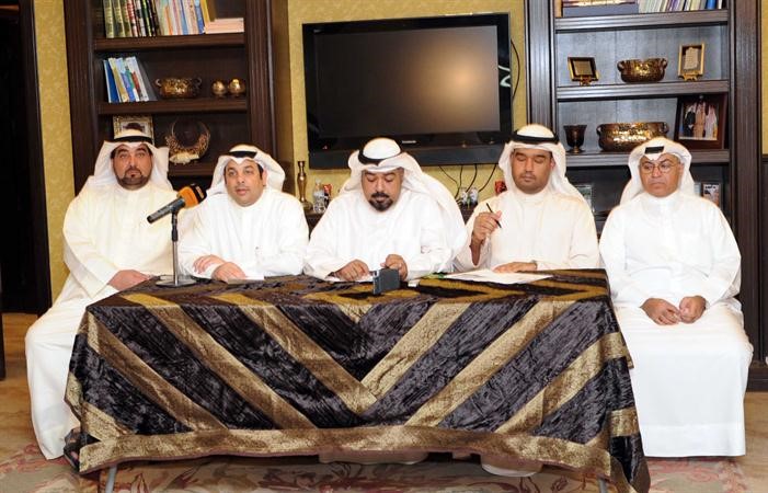 المتحدثون خلال المؤتمر الصحافي