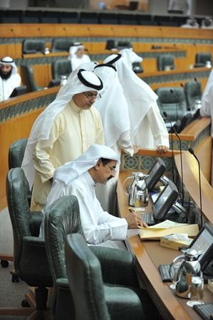 دخليل عبدالله ومبارك العرف