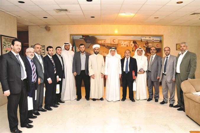 برجس البرجس مع اعضاء الاغاثية اللبنانية﻿