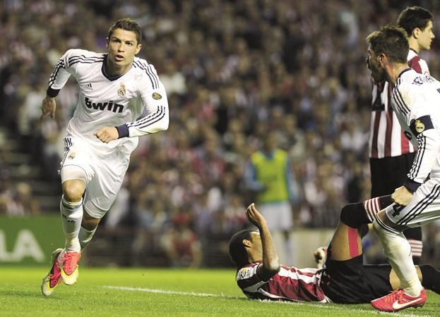ايقونة ريال مدريد كريستيانو رونالدو تالق في المباراة السابقة للملكي امام بلباو وسجل هدفين افپ