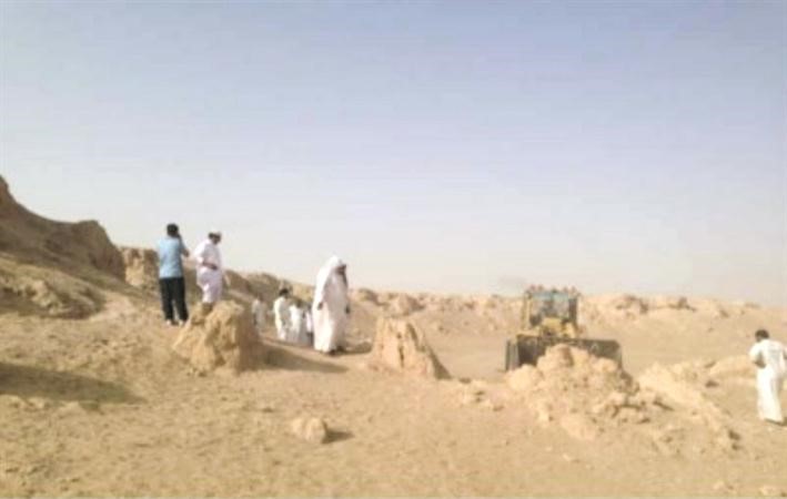 عملية الحفر للبحث عن الطلقات المدفونة ﻿