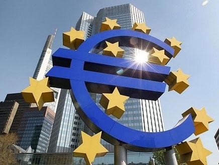 ازمة منطقة اليورو وخطط الانقاذ المالي لم تسهم في تحسين اوضاع الدول 