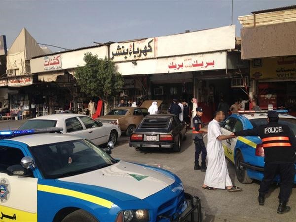الحملة شملت كراجات تبين انها تصلح مركبات دون اذن 