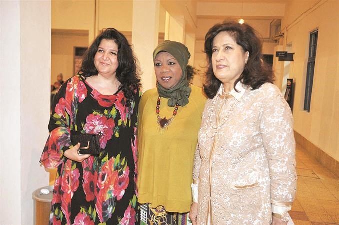 راعية المؤتمر مع الاعلامية فيحاء السعيد والمحامية نجلاء النقي﻿