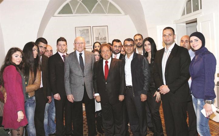 رئيس الحكومة المكلف تمام سلام مستقبلا وفودا شبابية محمود الطويل