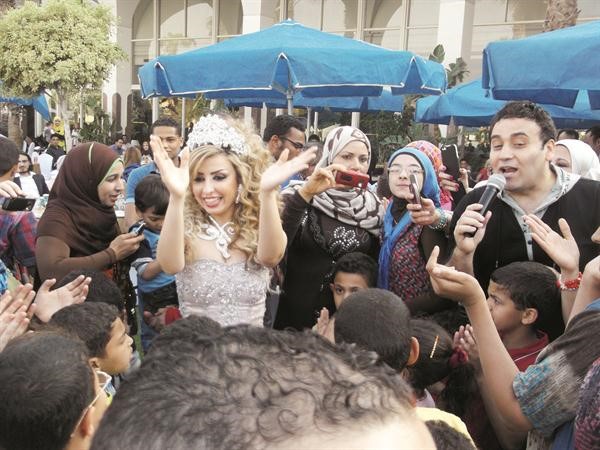 نادين مع مجد القاسم في حفل الايتام بالقاهرة﻿