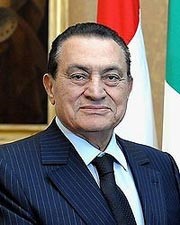 «جنايات القاهرة» تقبل طعن النيابة وتؤيد حبس مبارك وإحالة بلاغ ضده بـ20 تهمة لـ«أمن الدولة العليا»