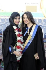 خريجتان وفرحة التخرج﻿