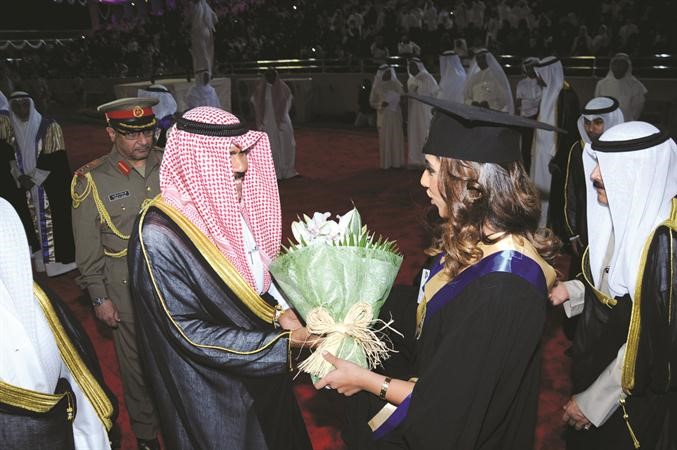استقبال بالورود لسمو ولي العهد﻿