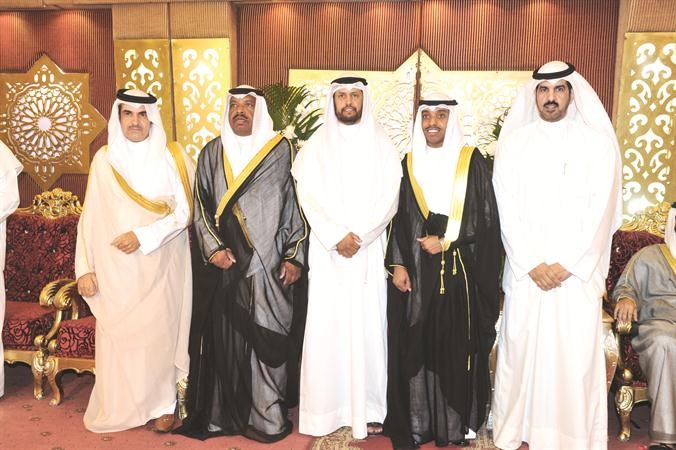 مزعل النمران ومبارك الهيفي وفيصل بن حثلين يهنئون

