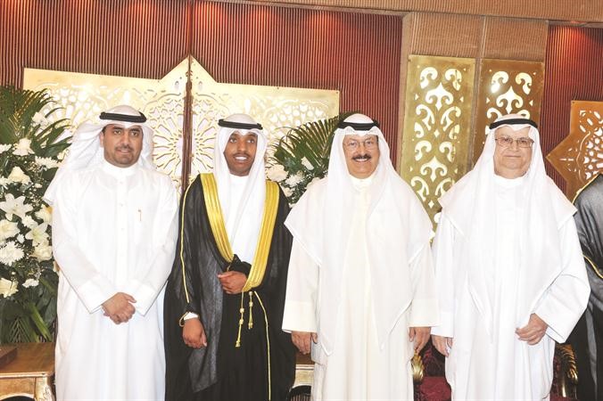 رضا بهبهاني وسالم الهيفي وطلال الهيفي يباركون
