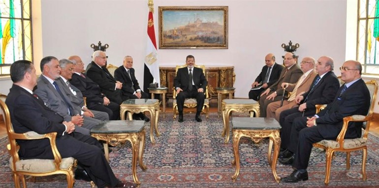  صورة ارشيفية لاجتماع الرئيس محمد مرسي مع المجلس الاعلى للقضاء بحضور النائب العام 