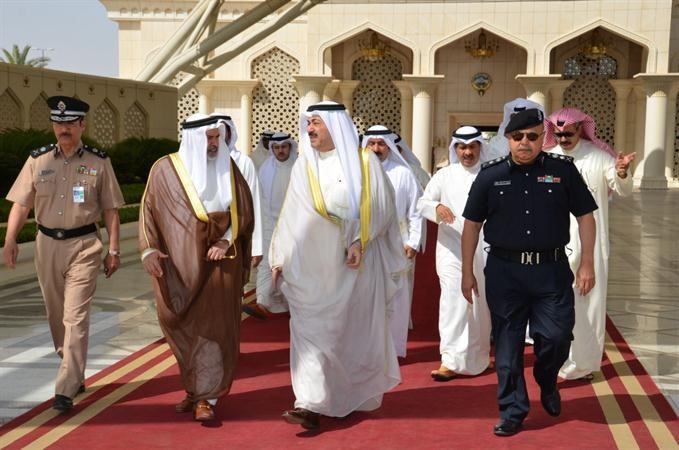 النائب الاول لرئيس مجلس الوزراء ووزير الداخلية الشيخ احمد الحمود قبيل مغادرته البلاد لحضور اجتماع وزراء داخلية التعاون﻿