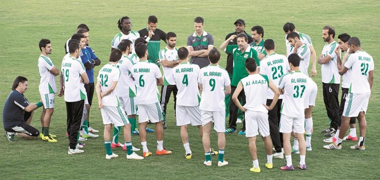 لاعبو العربي يتسلحون بروحهم المعنوية العالية والدعم الجماهيري امام اتحاد العاصمة اليوم 	الازرقكوم﻿