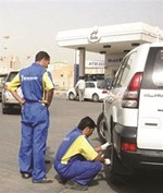 جانب من عملية تغيير الاطارات 