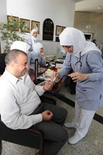 اجراء الفحص لاحد موظفي الهيئة ﻿