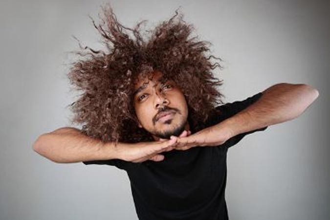 حكم سعودي يشترط على لاعب قص شعره قبل المباراة