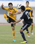 لاعب القادسية نواف المطيري سيجد دفاعا مستميتا من لاعبي اليرموك﻿